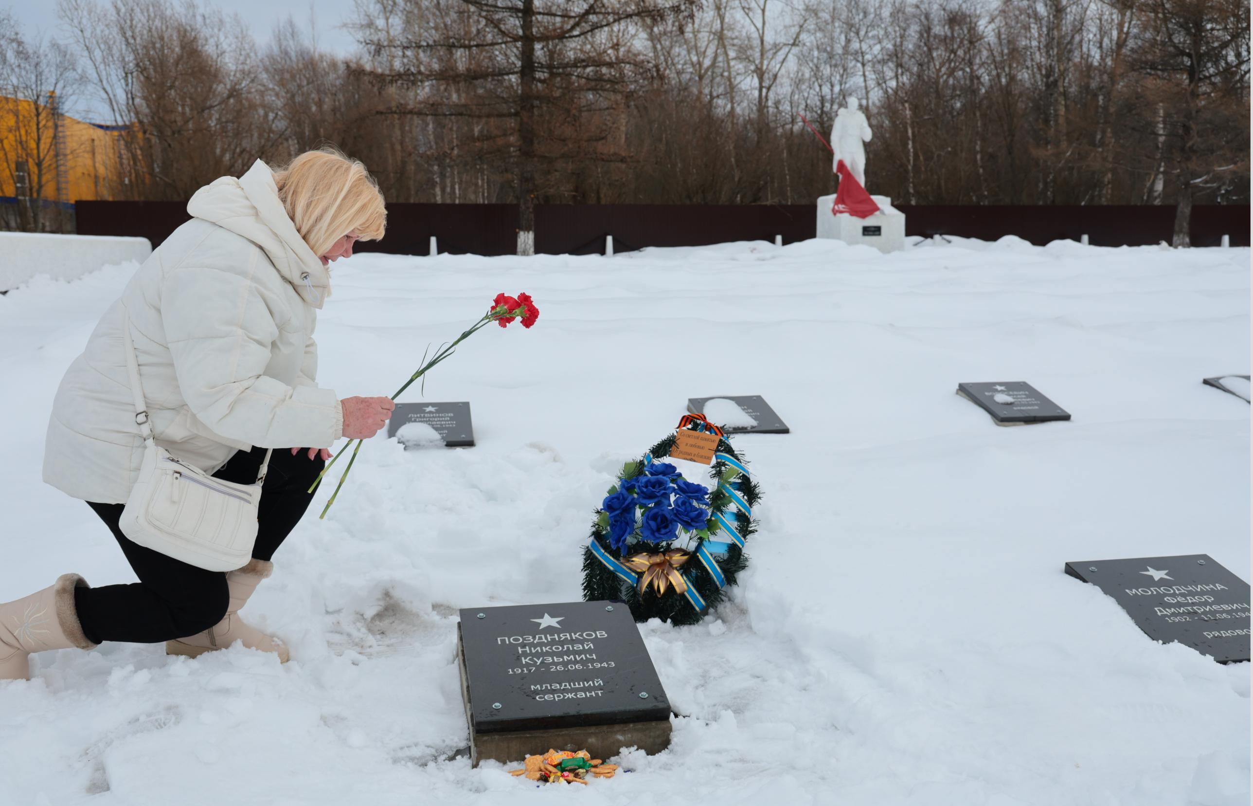 Жительница Волгограда отыскала в Архангельске могилу деда, погибшего в 1943  году